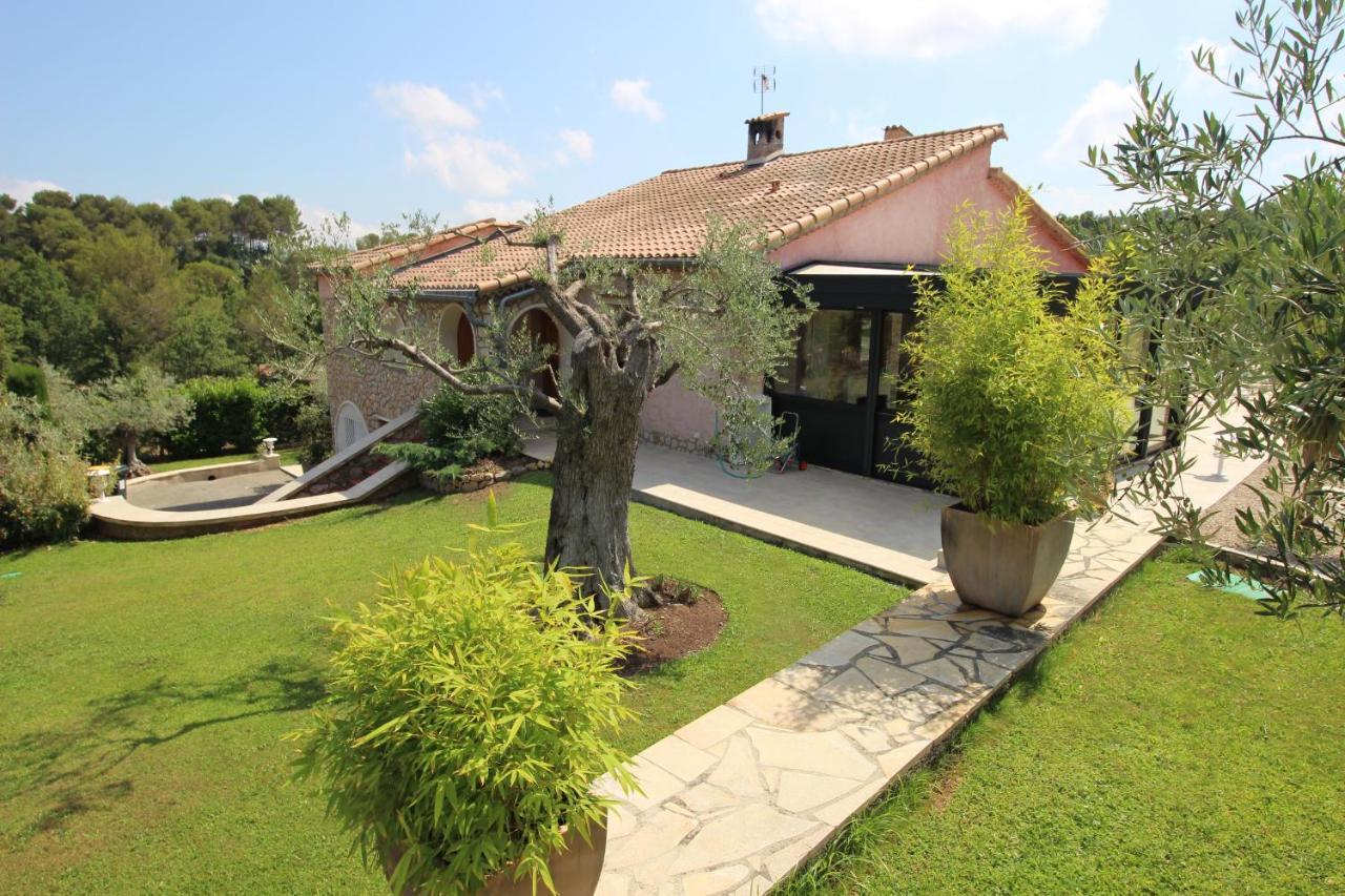 Villa Jalna Chambre, Suites Et Appartement Roquefort Les Pins Eksteriør billede