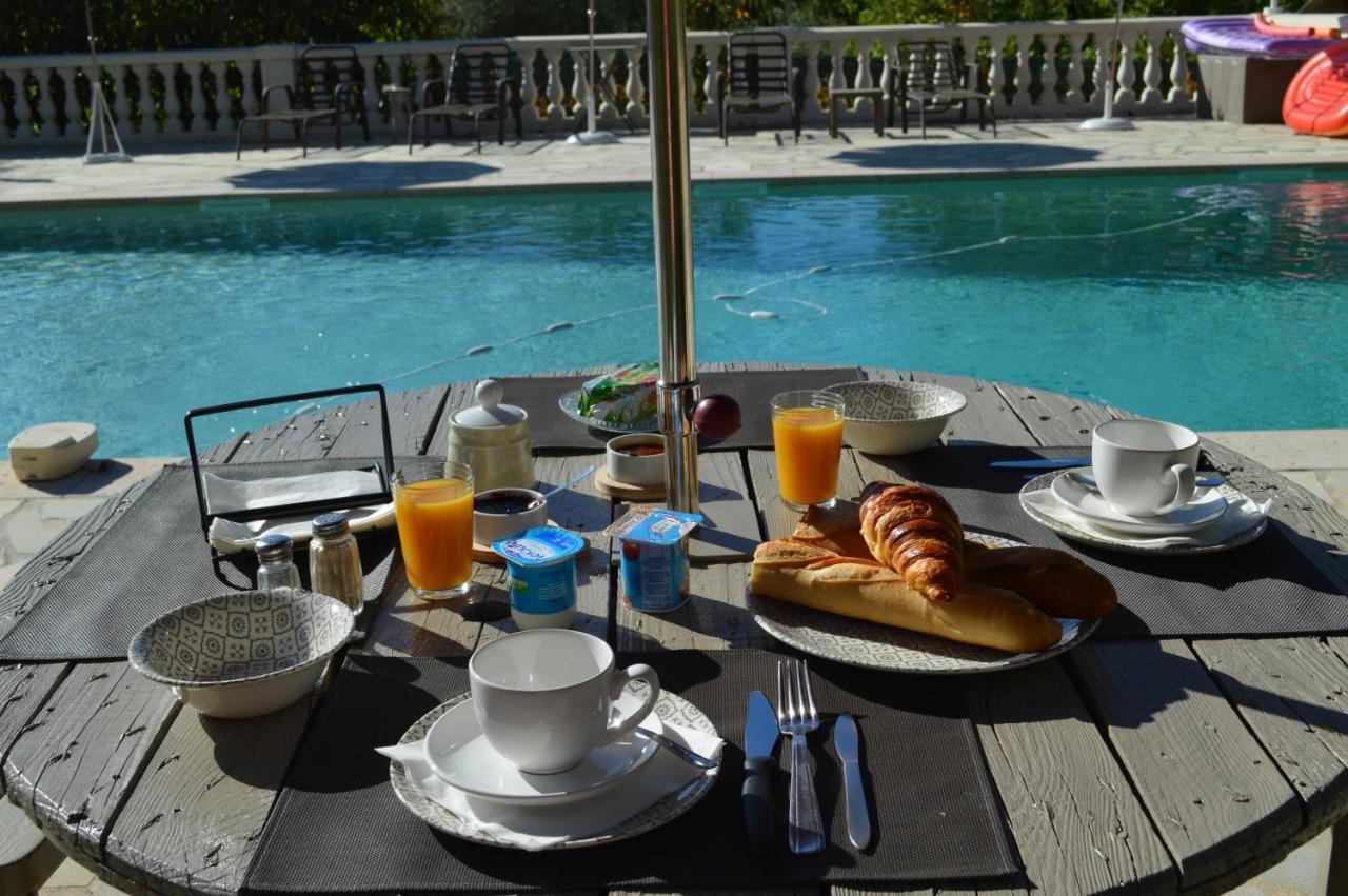 Villa Jalna Chambre, Suites Et Appartement Roquefort Les Pins Eksteriør billede