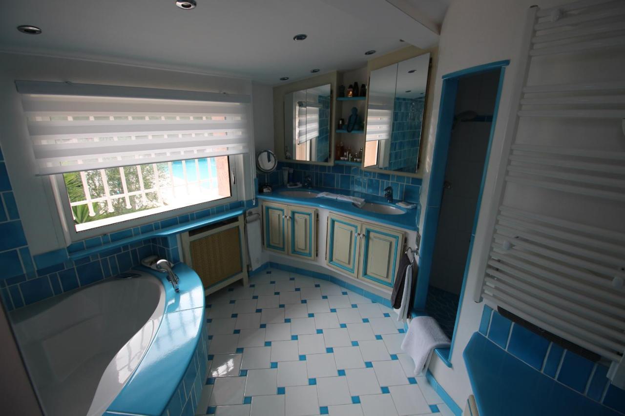 Villa Jalna Chambre, Suites Et Appartement Roquefort Les Pins Eksteriør billede
