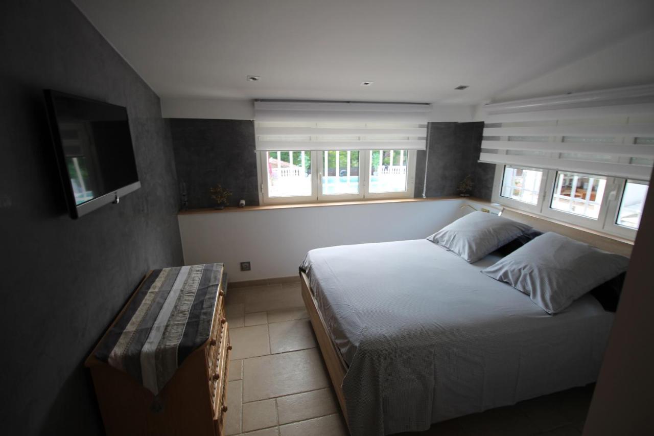 Villa Jalna Chambre, Suites Et Appartement Roquefort Les Pins Eksteriør billede